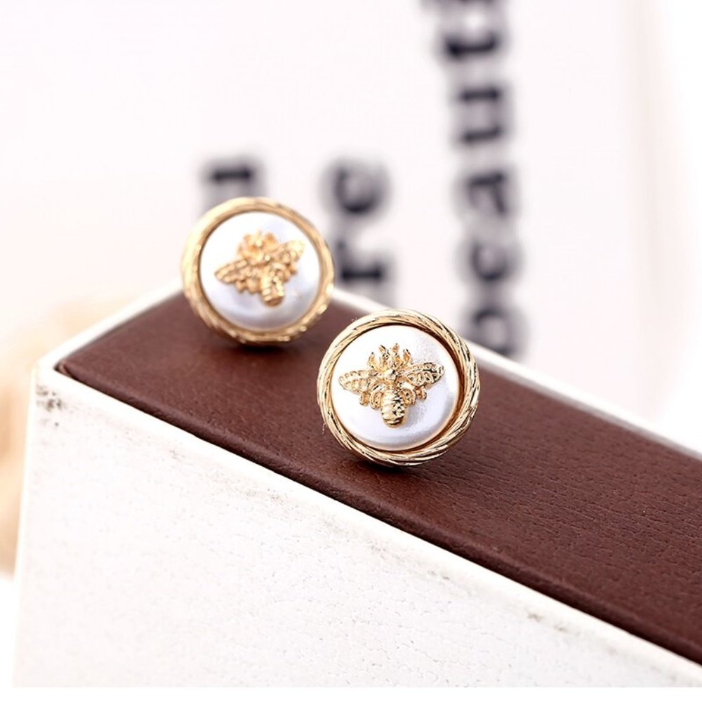 Gold Bumble Bee Earrings BRAND NEW